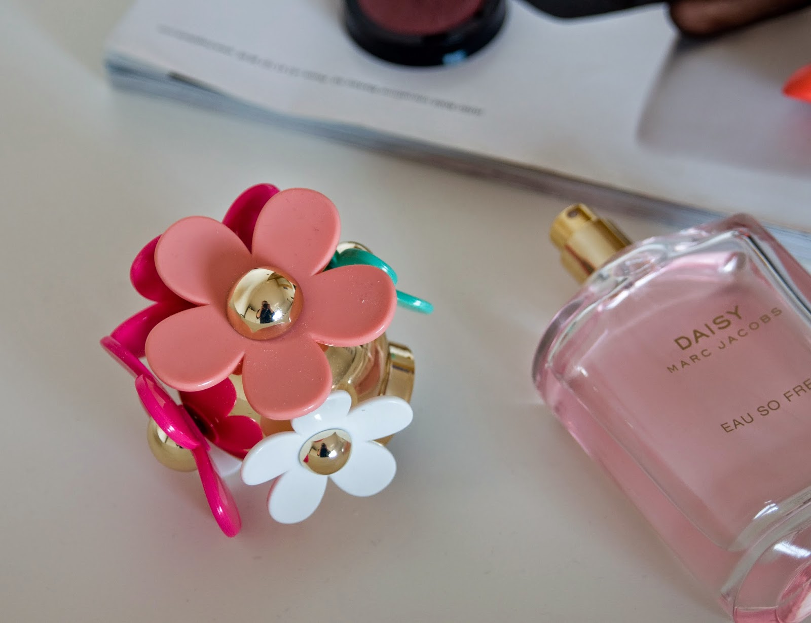 perfumy z kwiatkami 