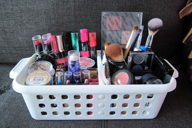 8 Inspirasi Rak Make-Up Mnimalis Ini Bisa kamu Coba Untuk kamarmu yang Sempit dan Berantakan 8 Inspirasi Rak Make-Up Mnimalis Ini Bisa kamu Coba Untuk kamarmu yang Sempit dan Berantakan