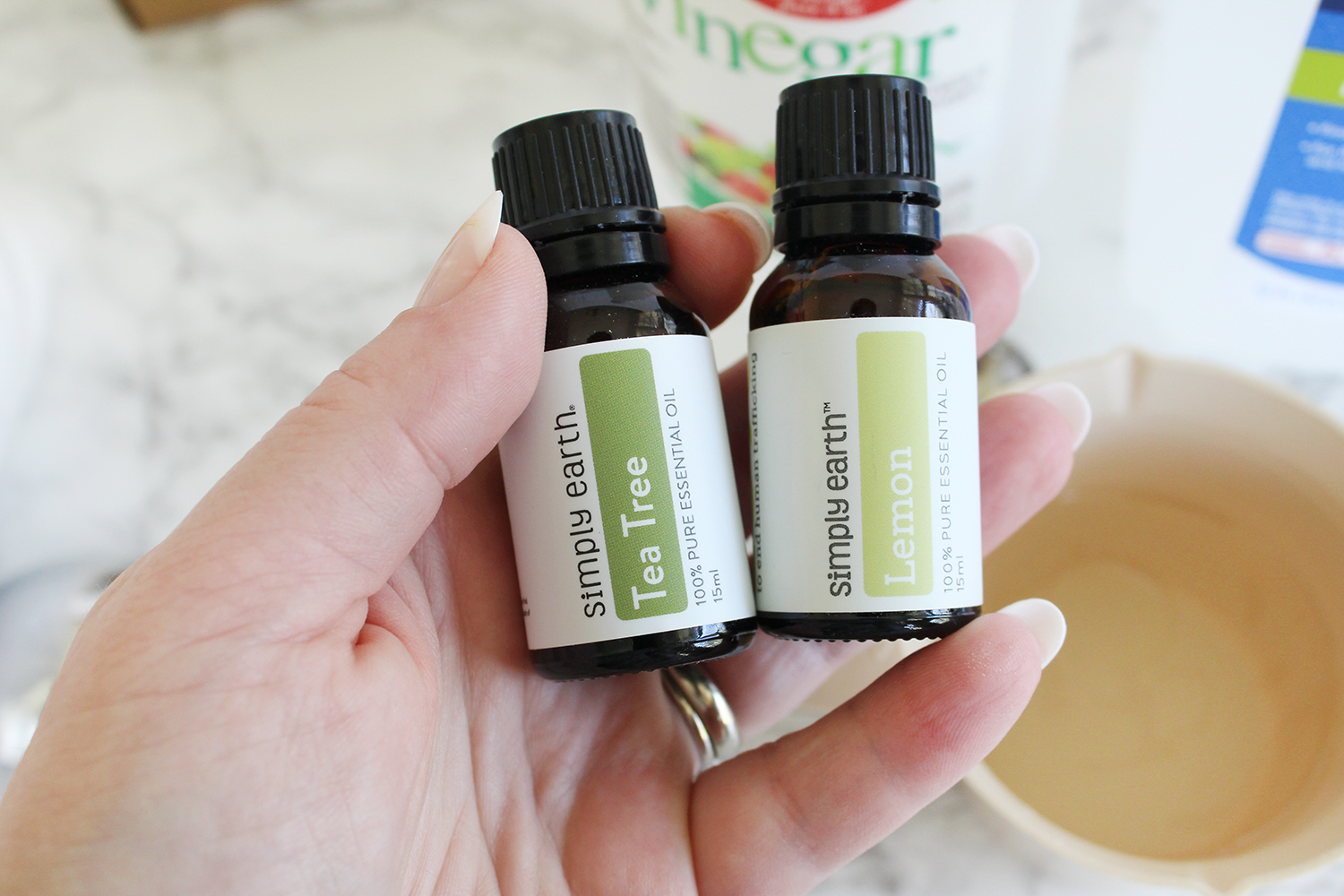 Southern Mom Loves Simply Earth Essential Oil Recipe Box {April 2019} Unboxing + DIY Natural