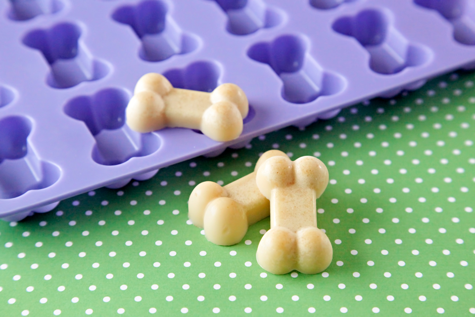 Dalmatian DIY {RECIPE} Super Simple DIY Dog Treats Using Coconut Oil