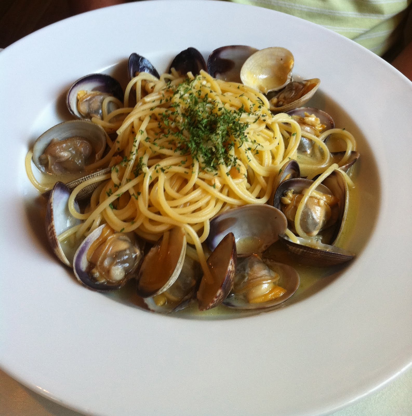 GREAT EATS HAWAII BROADWAY SEAFOOD AND OYSTER BAR