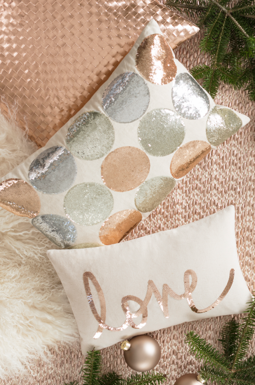 LOOKandLOVEwithLOLO Holiday Decorating and Gifting with Rose Gold