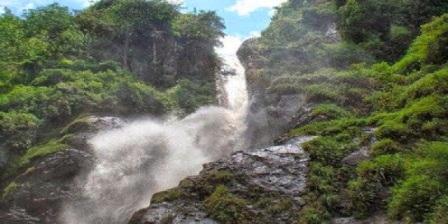 4 Tempat Wisata di Kalimantan Selatan Perlu Anda Tahu Air Terjun Bajuin (Tanah Laut)