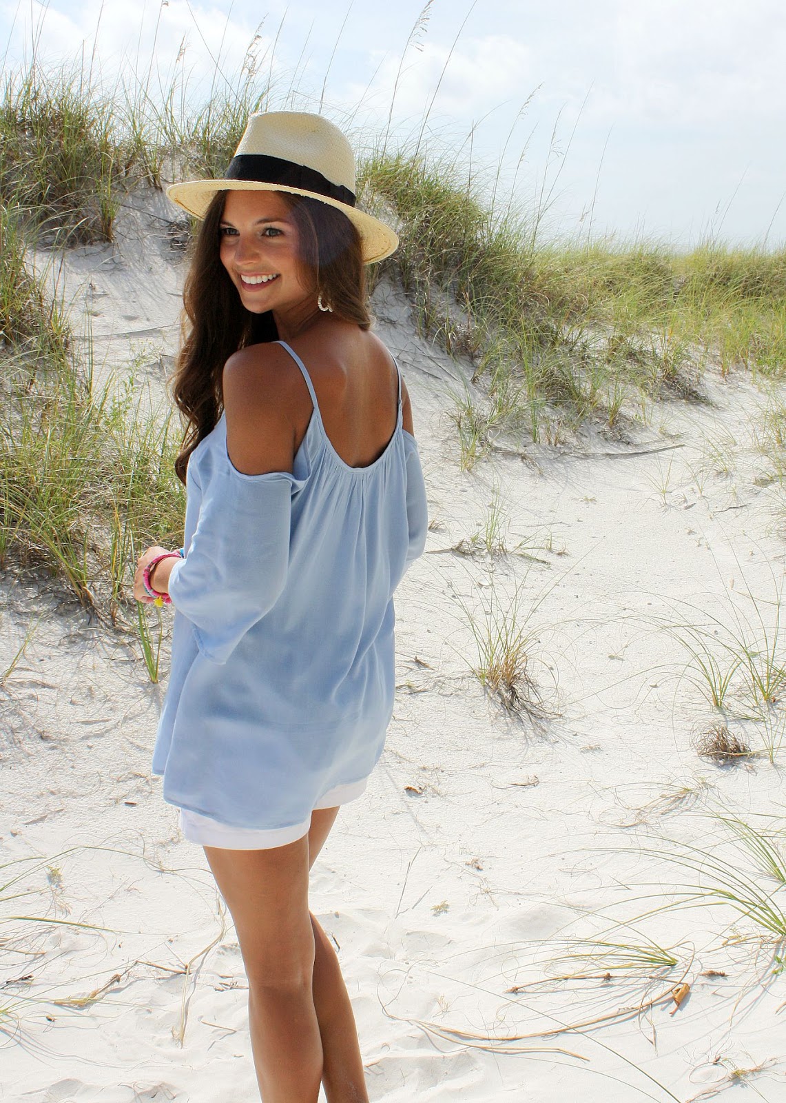 Chasing Abigail Lee : Casual Beachy Look With Sweetest Stitch