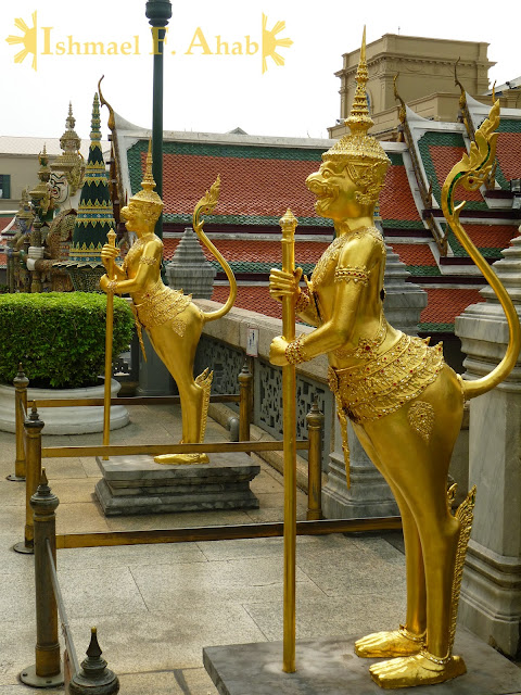 Golden statues in Bangkok Grand Palace
