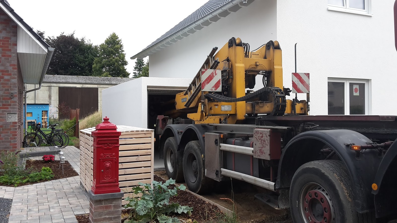 Abenteuer - Ausbauhaus : Wir haben eine Garage