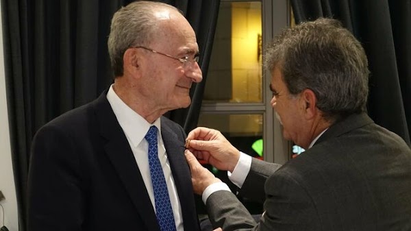 La Federación de Peñas premia a Paco de la Torre y a Adrián González