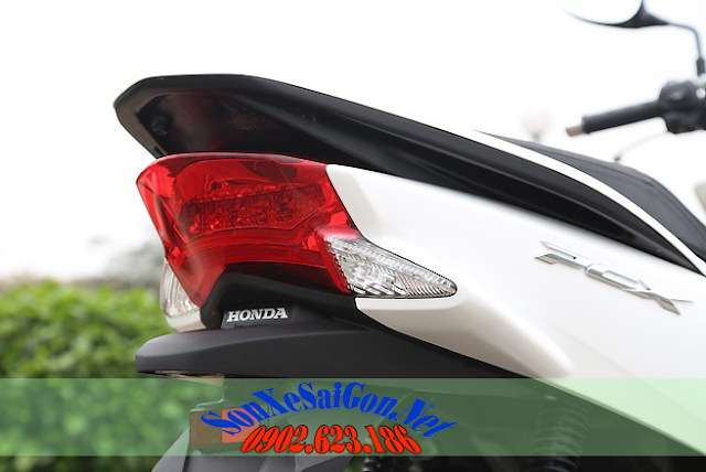 Sơn xe Honda PCX 2014 màu trắng zin
