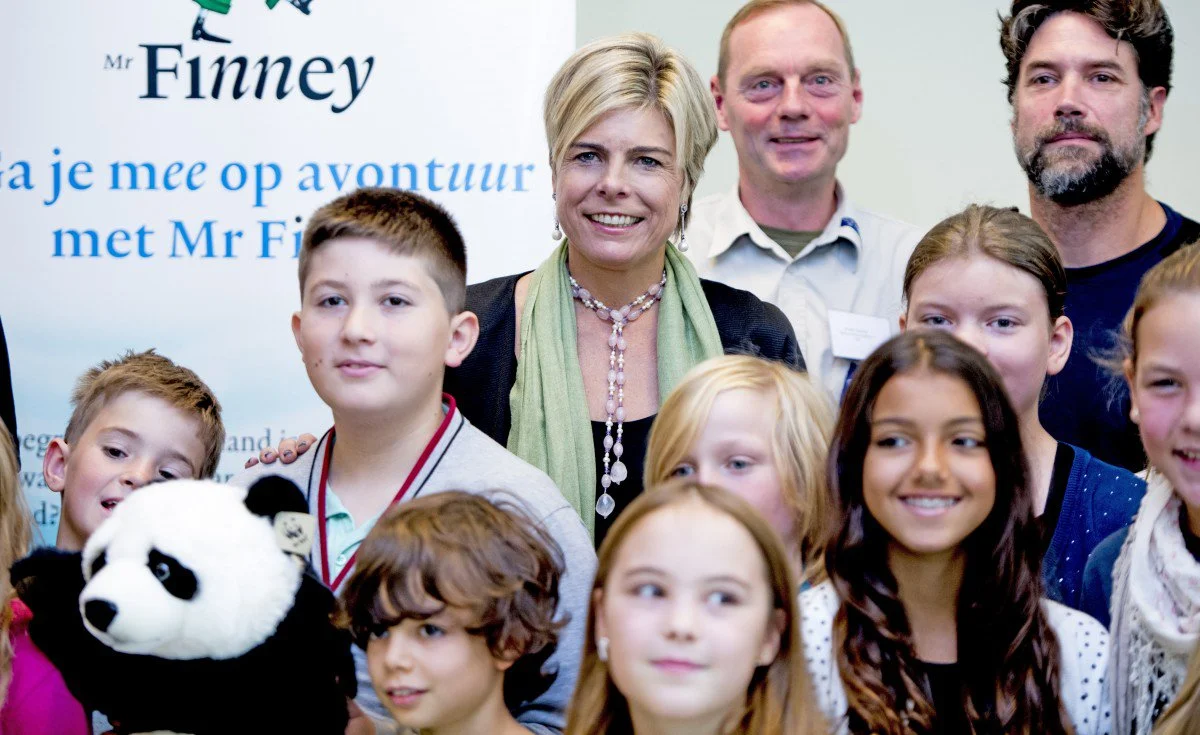 Princess Laurentien of The Netherlands visits the Daltonschool Neptunes at the Day of sustainability and reads for children