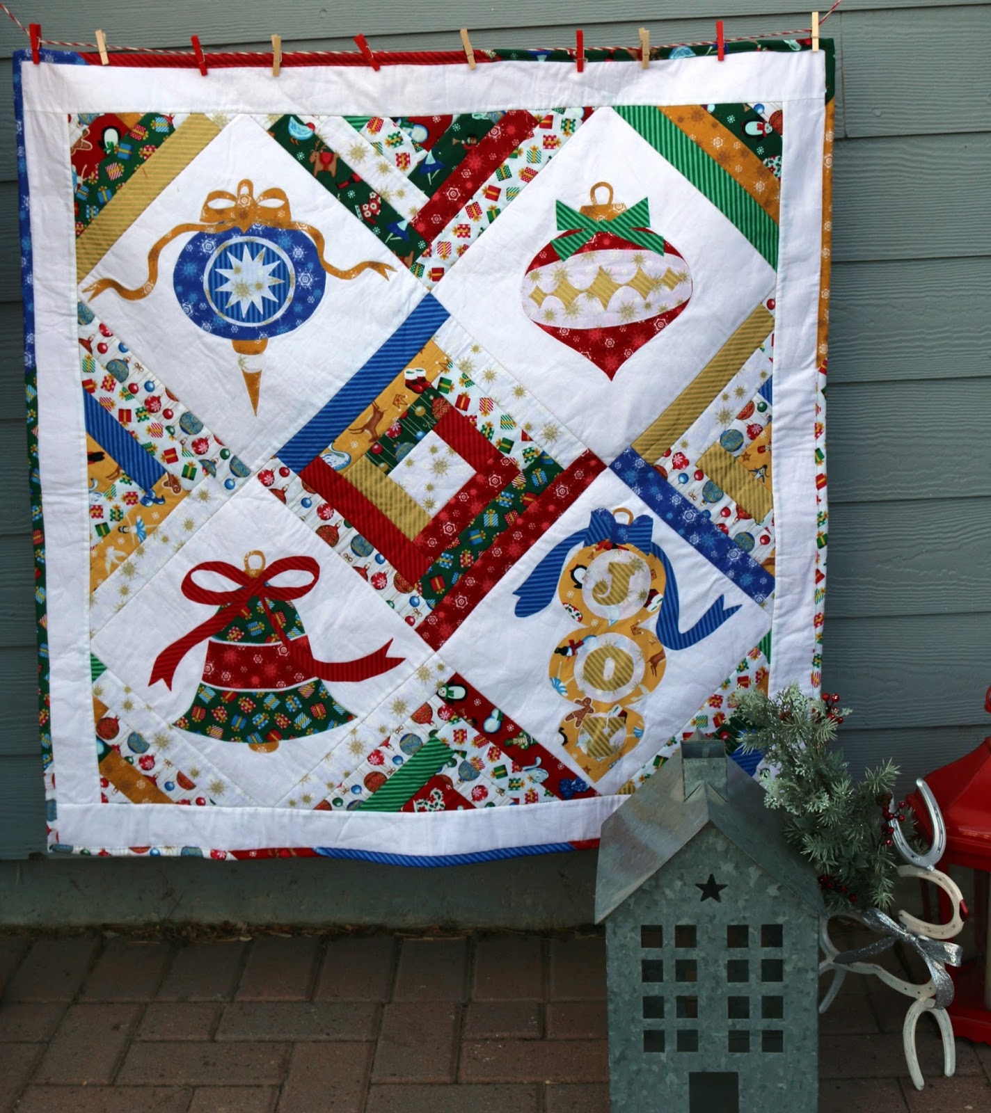 Sew Incredibly Crazy Vintage Ornament Quilt and a Winner!