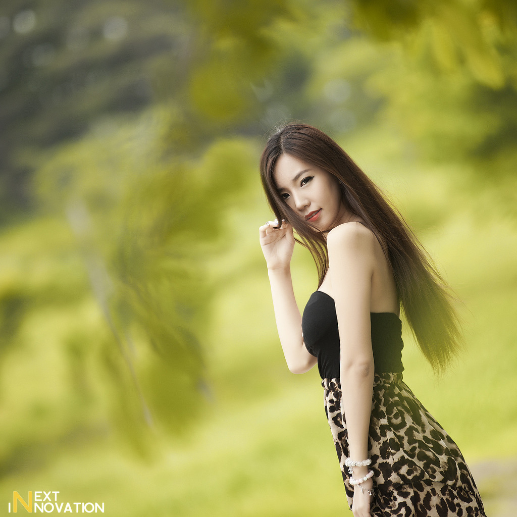 Lee Ji Min Outdoor Set In Strapless Leopard Maxi Daily Sexy Girls