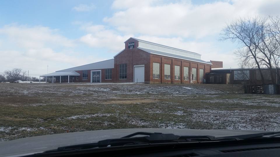 Towns and Nature Beardstown, IL CB&Q's Depot and Roundhouse