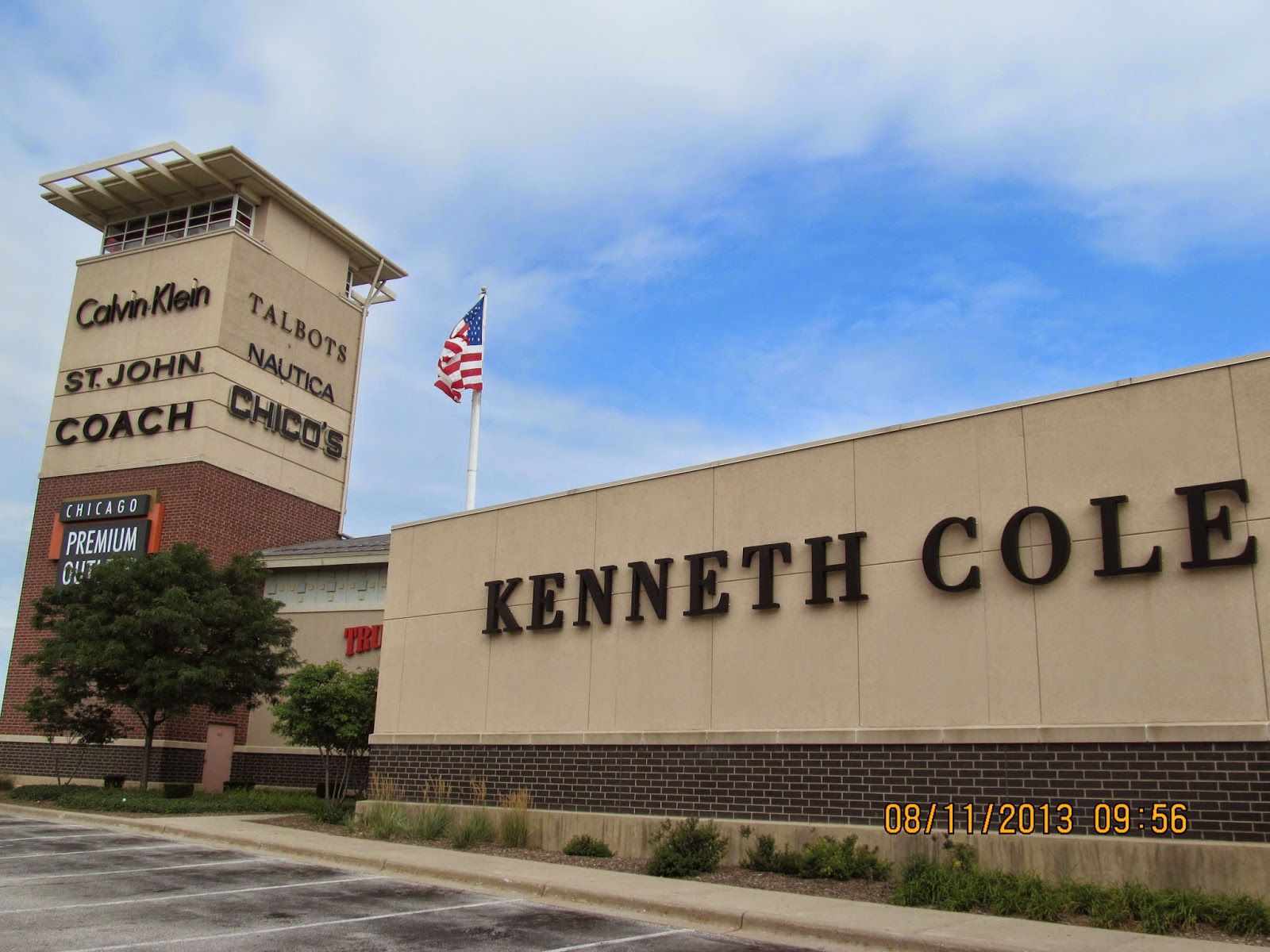 Aurora Outlet Mall Stores Open