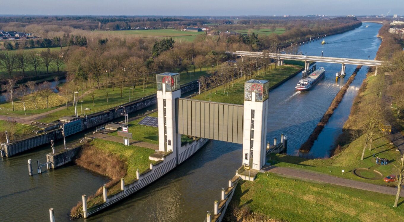 Что такое шлюзы на реке Что такое шлюзы на реке