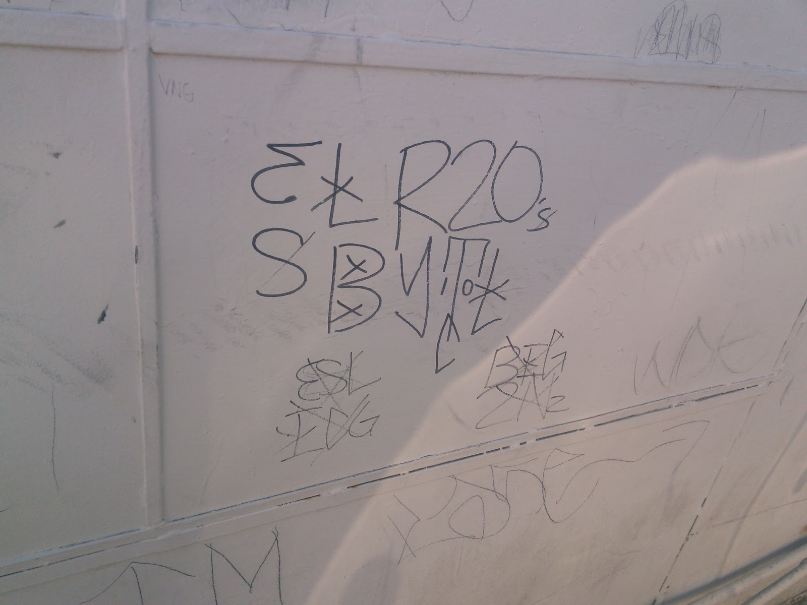 crip gangs graffiti rolling 20 crips ( RTC , east long beach )