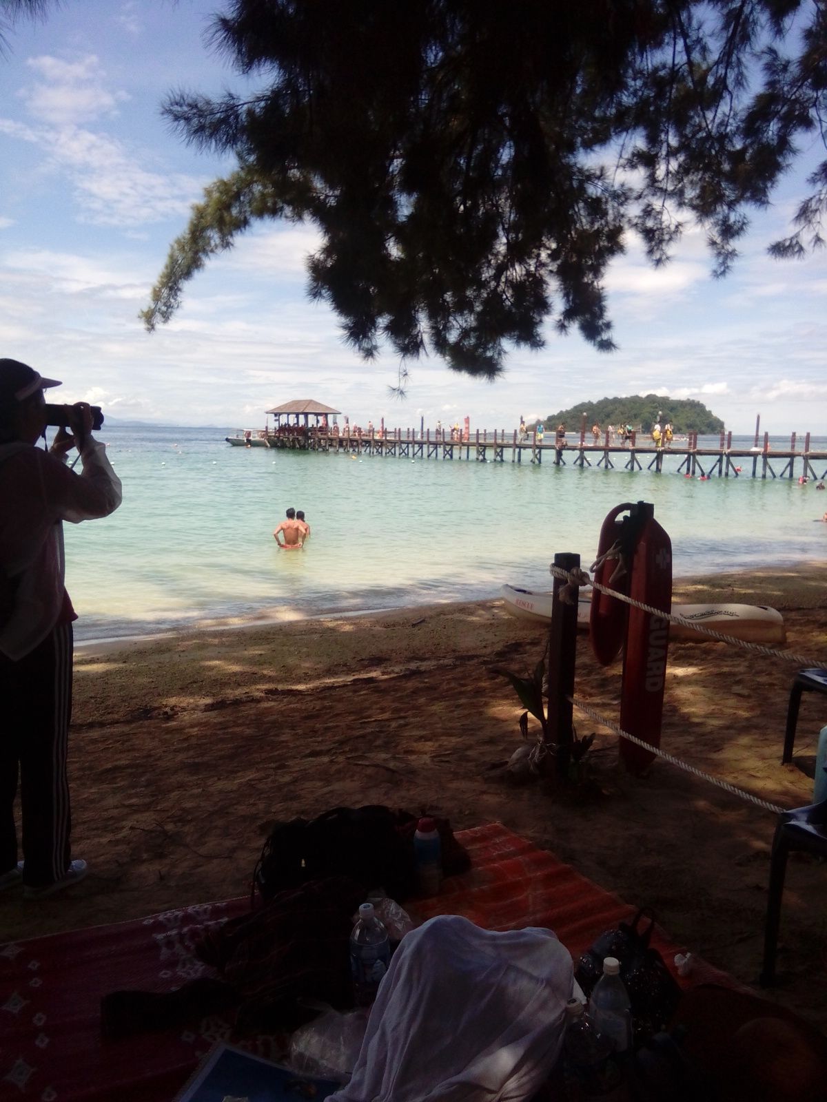 JALAN JALAN, MAKAN ANGIN jalan jalan ke kota kinabalu, bermain air di