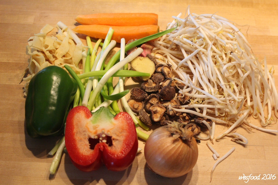 WesFood - Herr Westerhausen kocht ...: Schweinefleisch mit Gemüse und ...