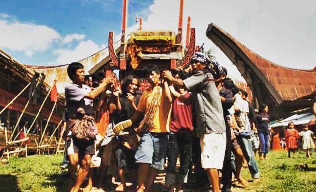 Upacara Adat Suku Toraja Rambu Solo Toraja, Apa Sih itu ? Upacara Adat Suku Toraja Rambu Solo Toraja, Apa Sih itu ?