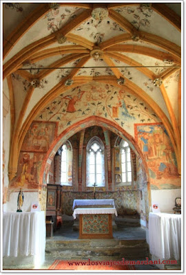 INTERIOR DE LA IGLESIA DE SAN JUAN BAUTISTA DE BOHINJ