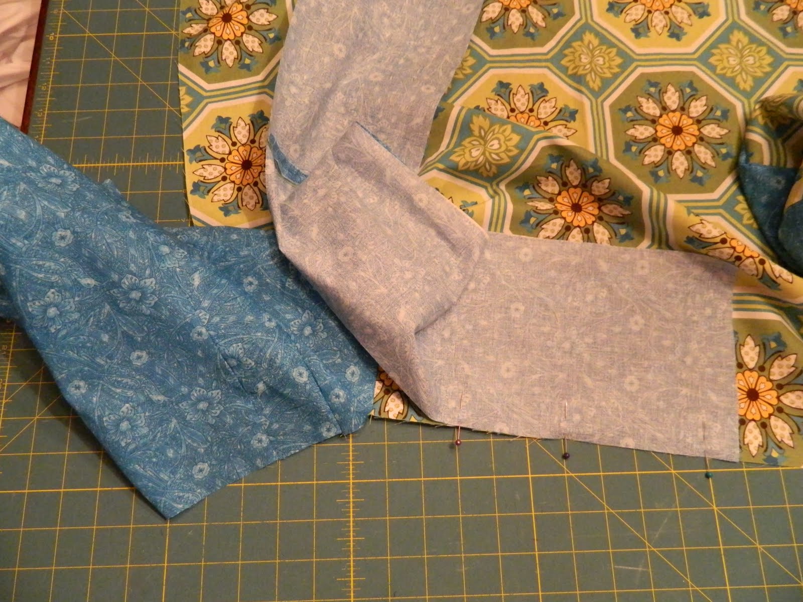 Guest Tutorial: Reading/Knitting Pillow from my BFF Bonnie!!