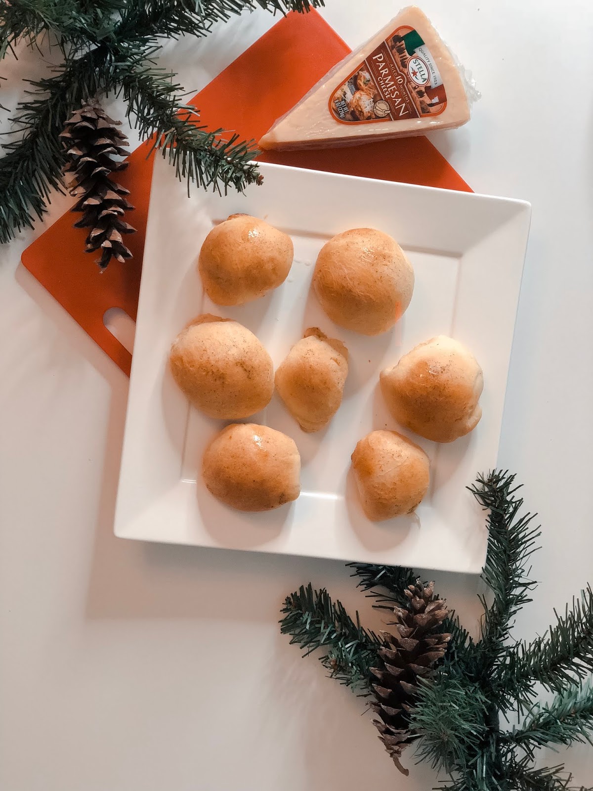 stella cheese, parmesan cheese, holiday food, easy recipes, appetizers, parmesan cresent balls