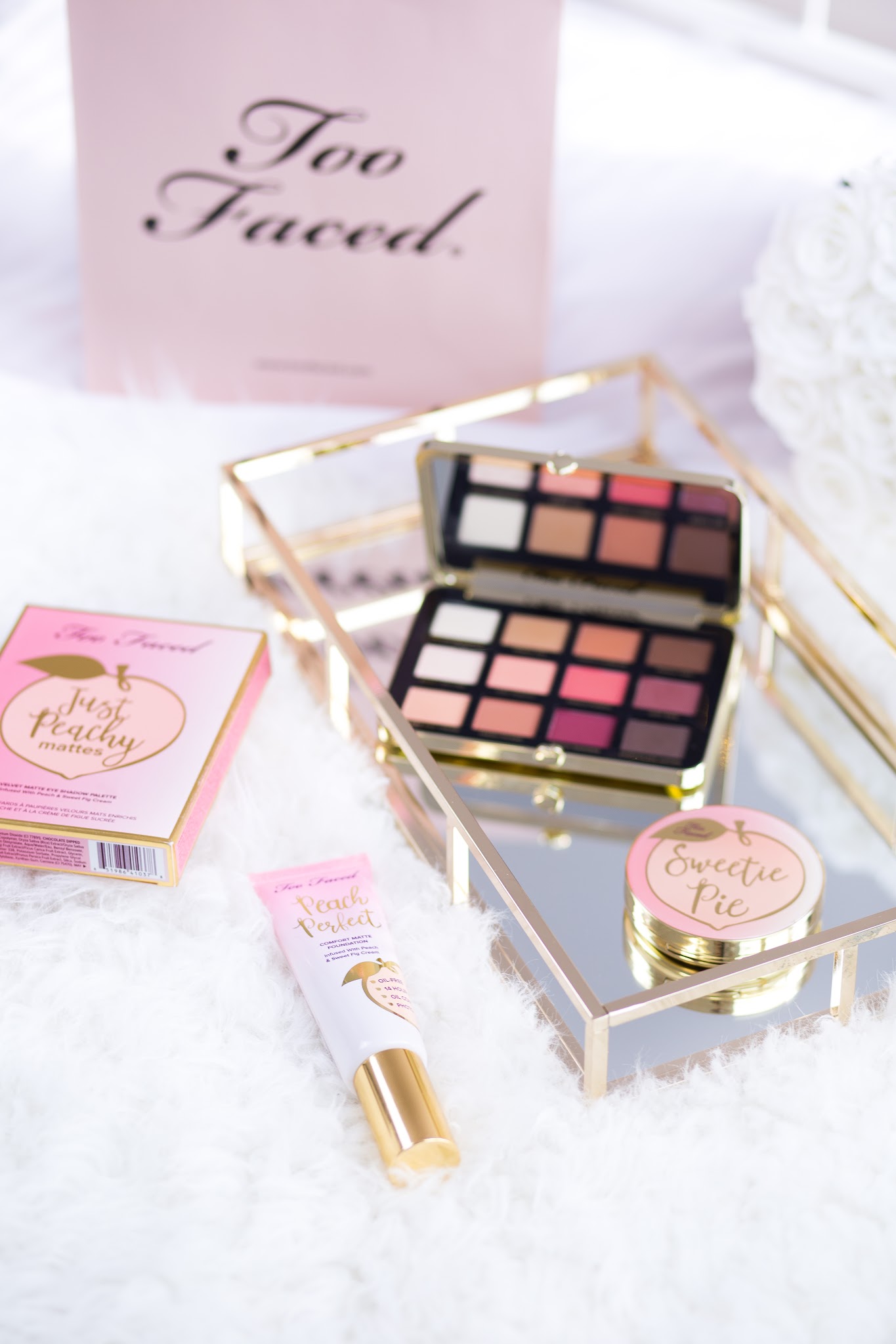 TOO FACED PEACHES AND CREAM: PALETA JUST PEACHY MATTE, PODKŁAD PEACH PERFECT I BRONZER SWEETIE PIE