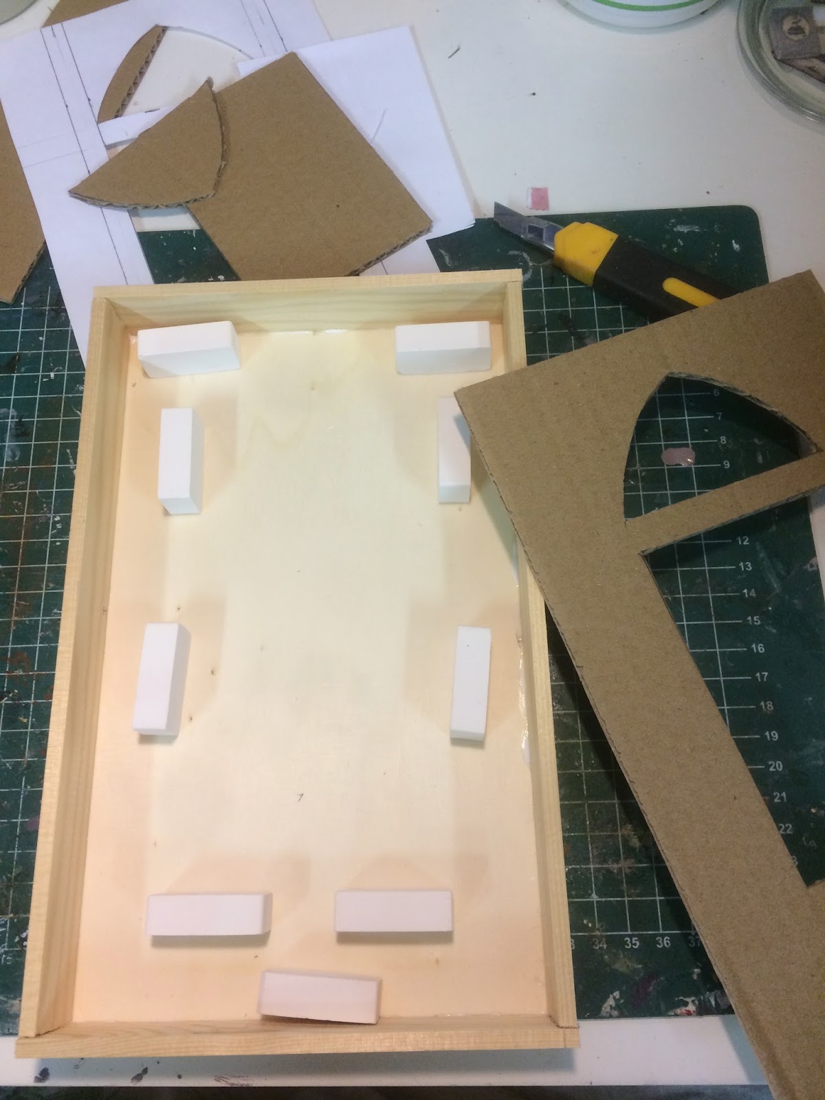 Wilmas Miniaturen Dioramen Mini Kunst Fenster In Alter Mauer