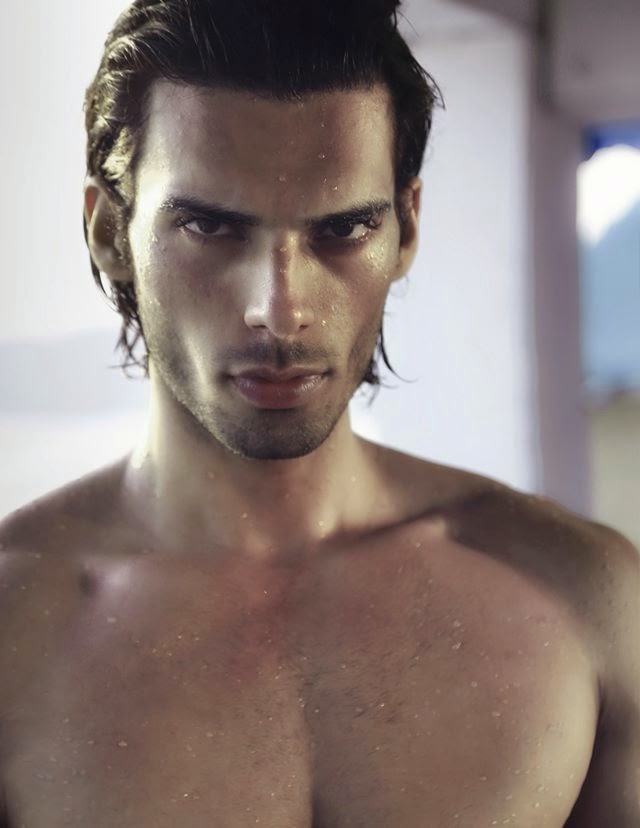 Shirtless Bollywood Men: Indian Male Model Nude