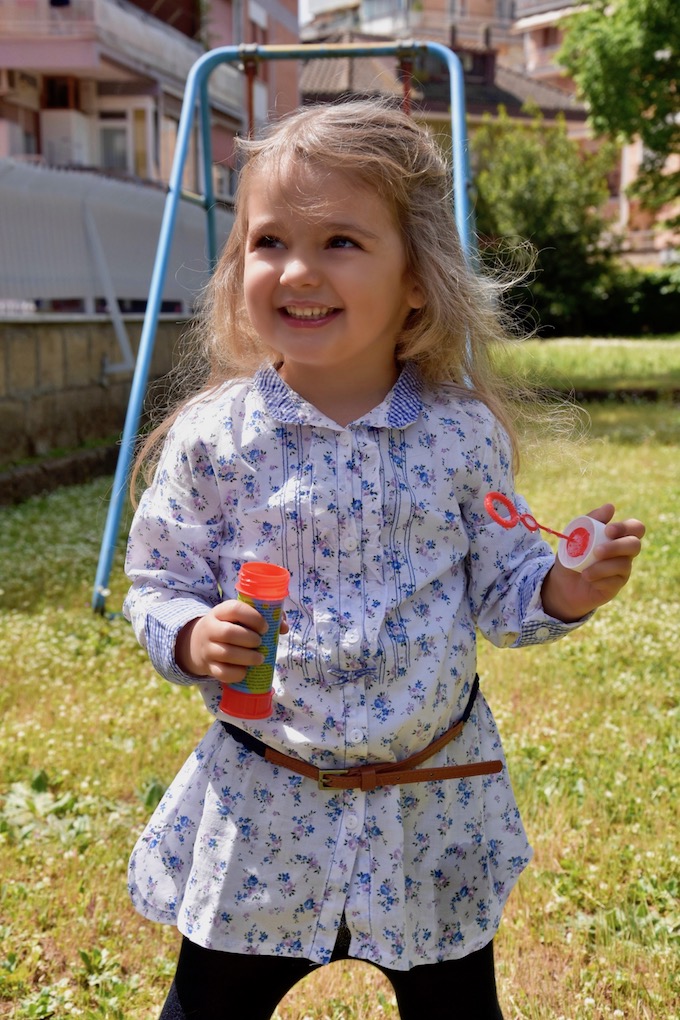 Baby Outfit: una Maxi Camicia a fiorellini