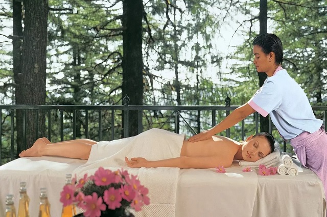 Relaxing Ayurveda and Spa in the Himalayas
