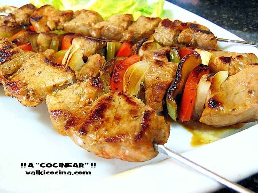 Brocheta de solomillo de cerdo adobado