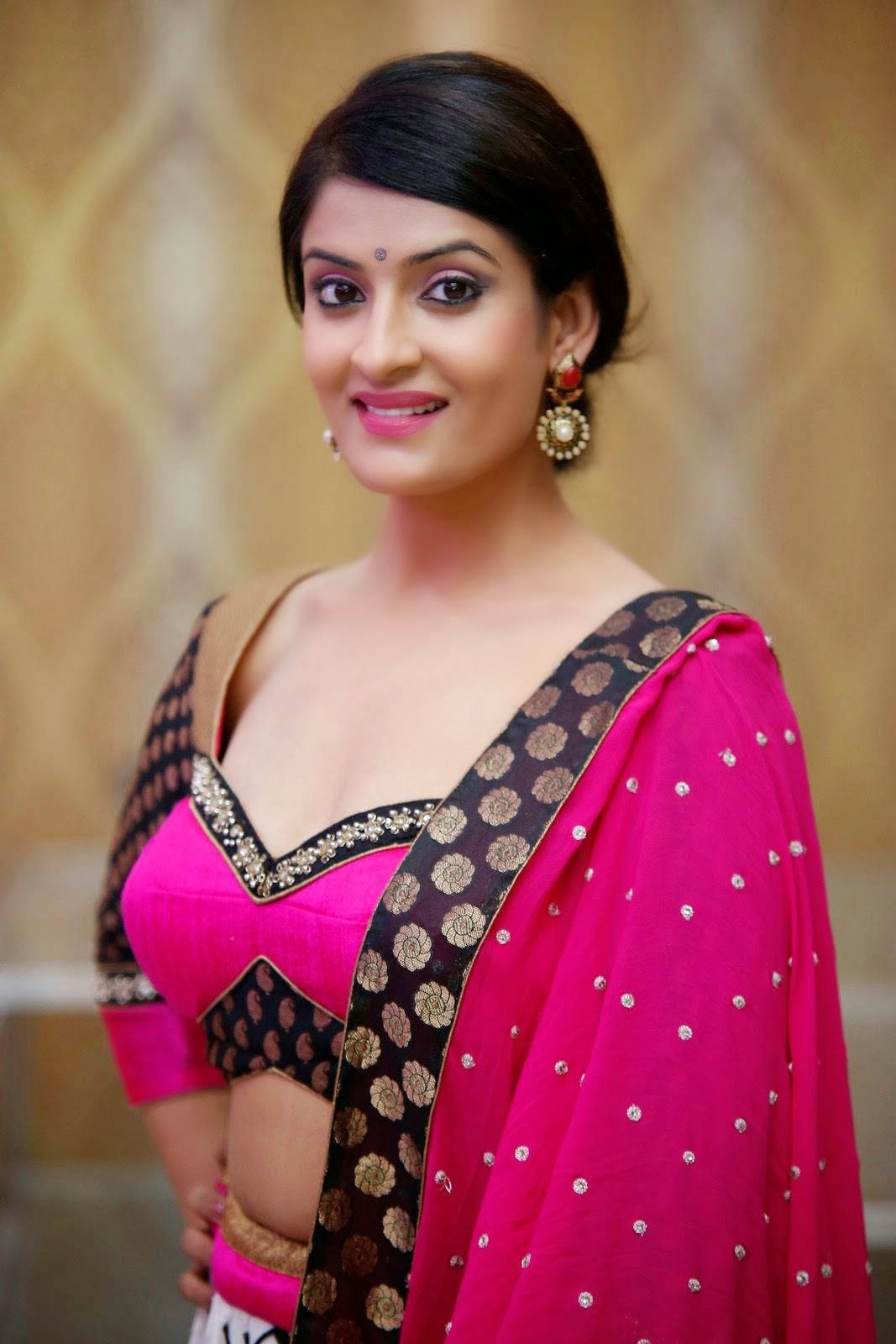 Actress Akanksha Latest Photo Gallery - Cine Gallery