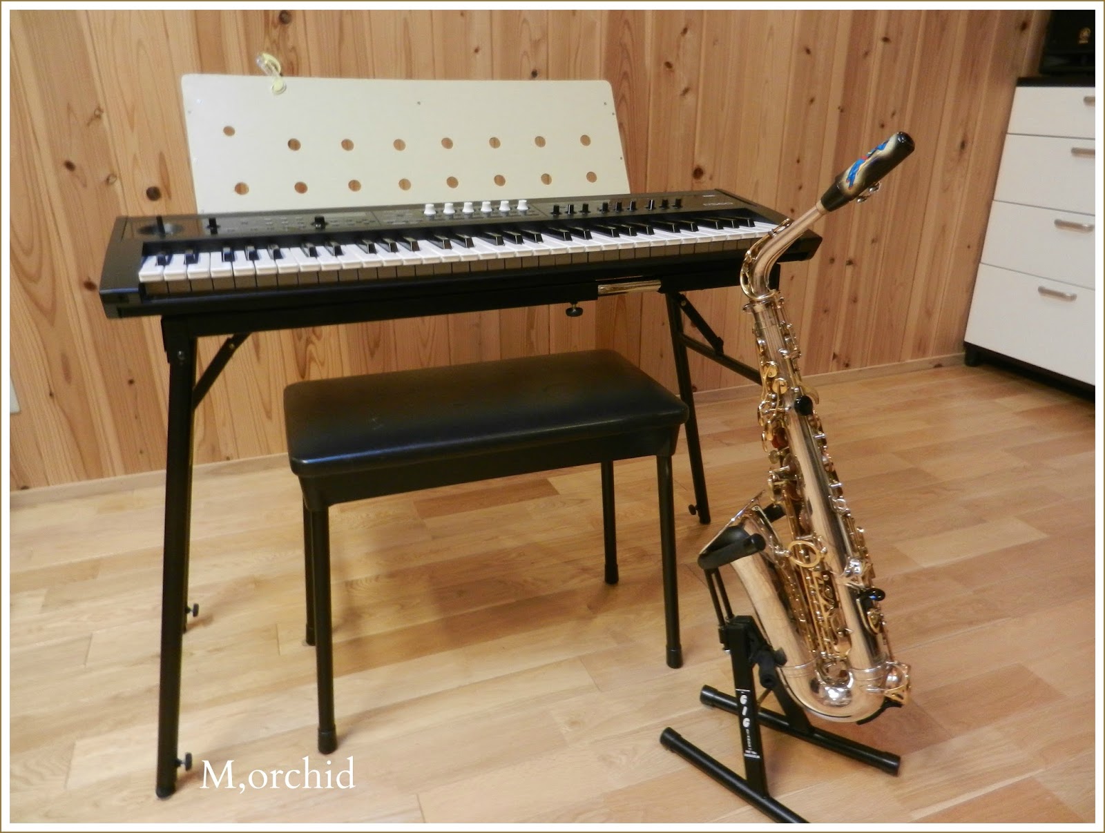 Orchid's Daily Voice (Home Page): Handmade 'Music Stand' for keyboard♬