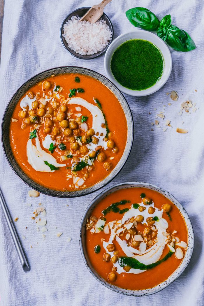 Creamy Tomato Soup with Delicious Toppings. Need more recipes? Find 25 Super Healthy Vegan Dinner Recipes for Weeknights. yummy vegan meals | vegan dinner meals | dinner ideas vegan #veganlife #vegangirl #vegans #veganlifestyle