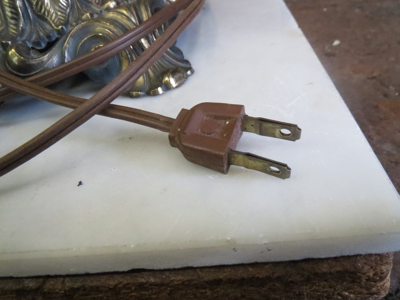 Lamp Parts and Repair Lamp Doctor Broken Glass Bottom On GoneWith