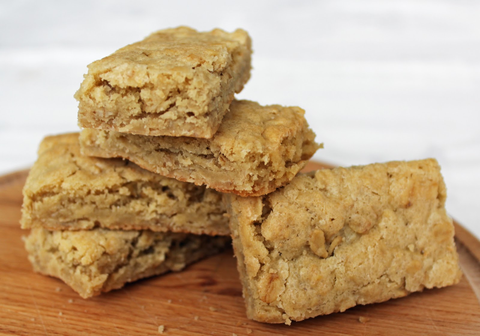 Nuts about food Oatmeal blondies
