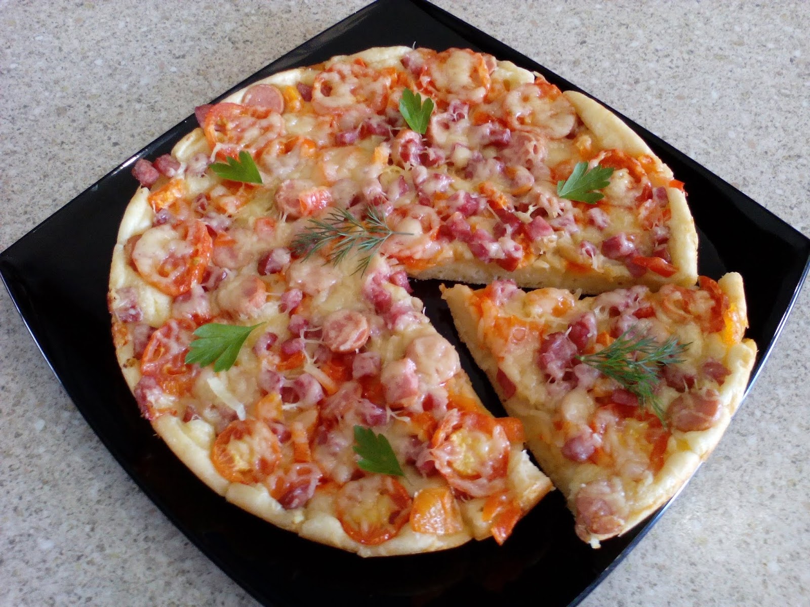 Быстрая простая пицца в духовке