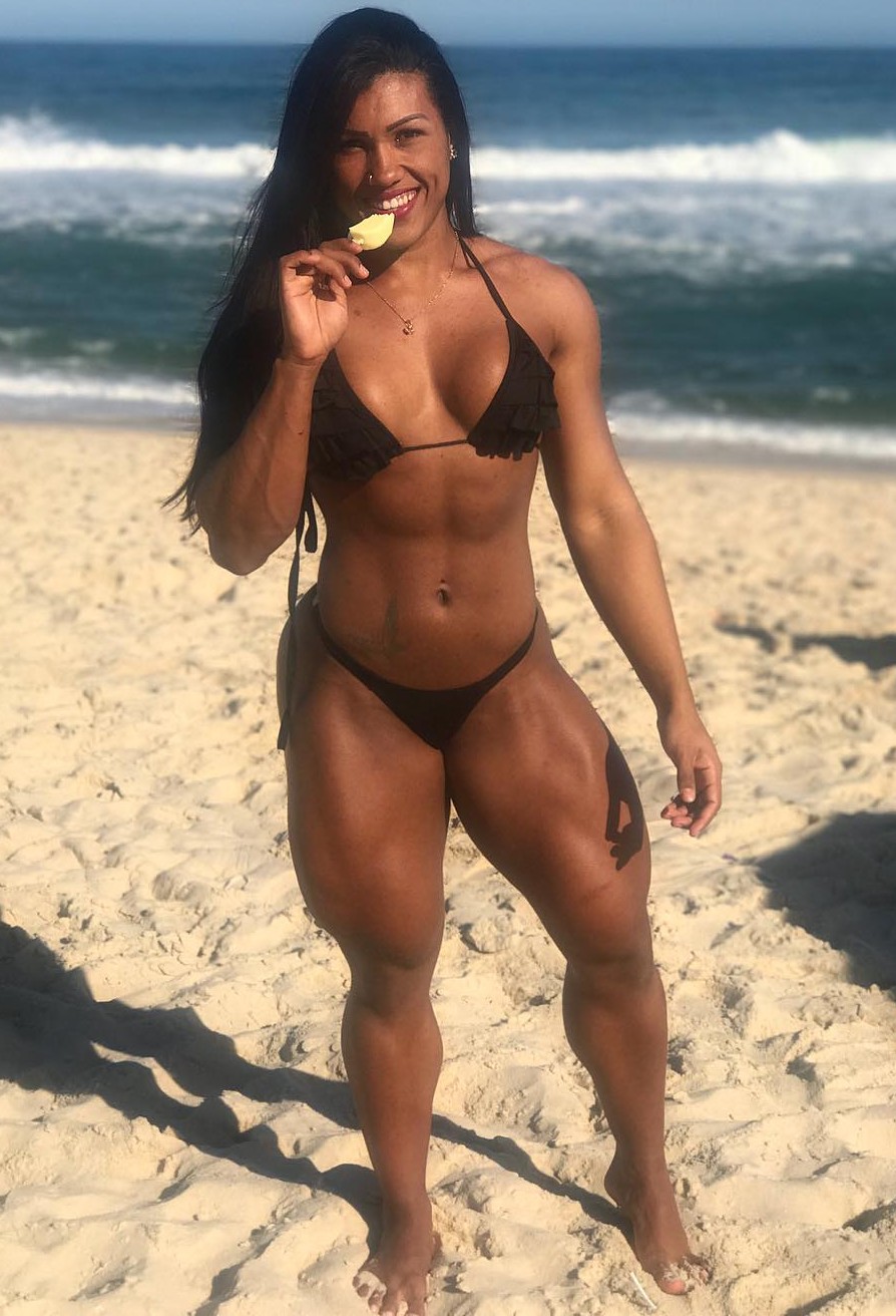 Muscle Beach: Alessandra Alvez Lima.
