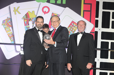 Becker Shareholder J. David Ramsey accepting an award