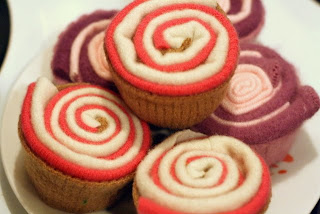 pink felt cupcakes