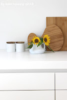 Dekoration der minimalistischen Bulthaup B1 Küche, ein DIY Upcycling einer alten Flohmarktvase bei kebo homing, Südtiroler Lifestyleblog