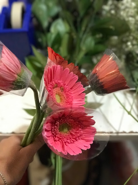 daisy, a better florist , flower arrangement class