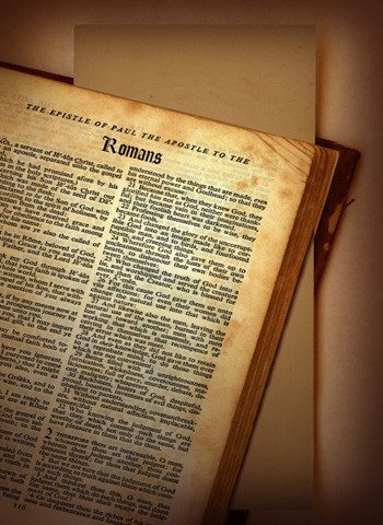 Biblia del rey Jacobo de 400 años de antigüedad 