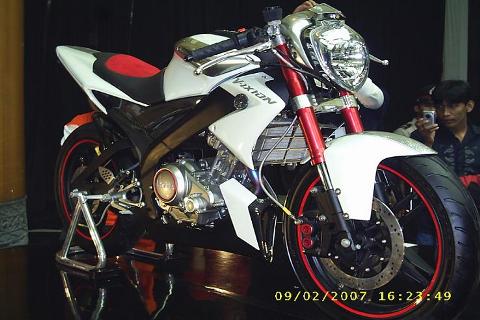Gambar Modifikasi Motor Yamaha Vixion New Terbaru Merah Putih Kontes