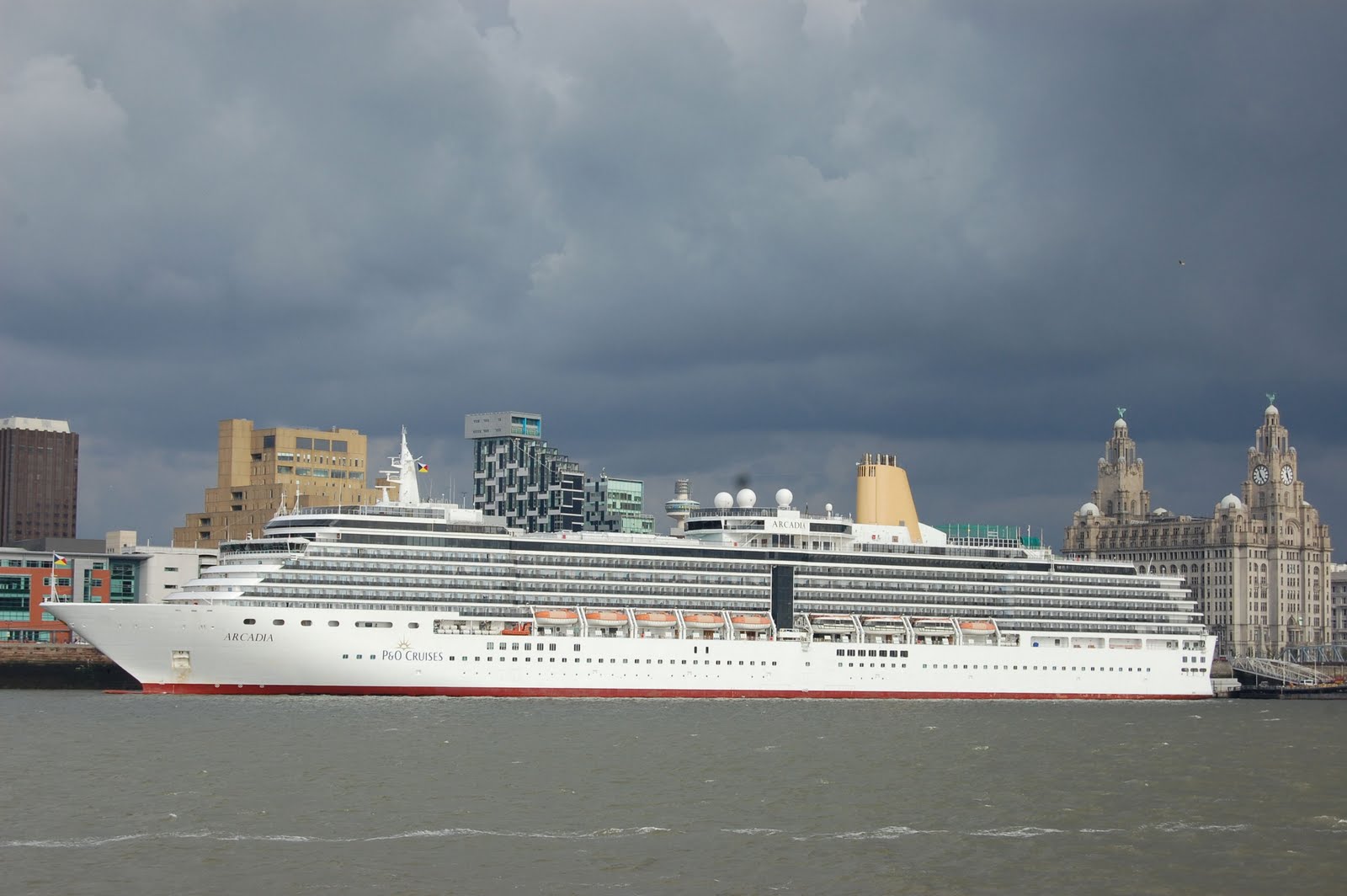 cruise-ship-arcadia-at-liverpool-last-month