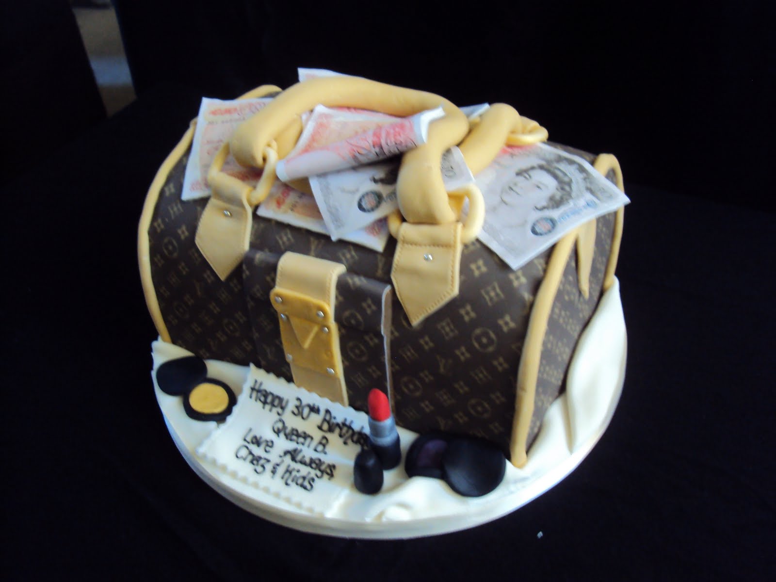 MIMI TO YOU - SWEET AND STYLISH CAKES: Louis Vuitton Speedy Bag Full of Money and Make up