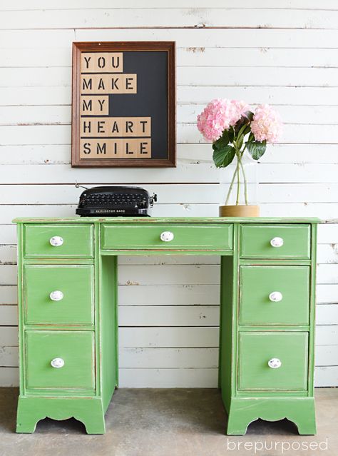  DIY green painted desk idea
