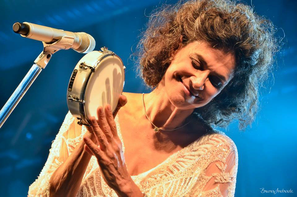 Cantoras Brasileiras Simone Bittencourt de Oliveira Cantoras Brasileiras Simone Bittencourt de Oliveira