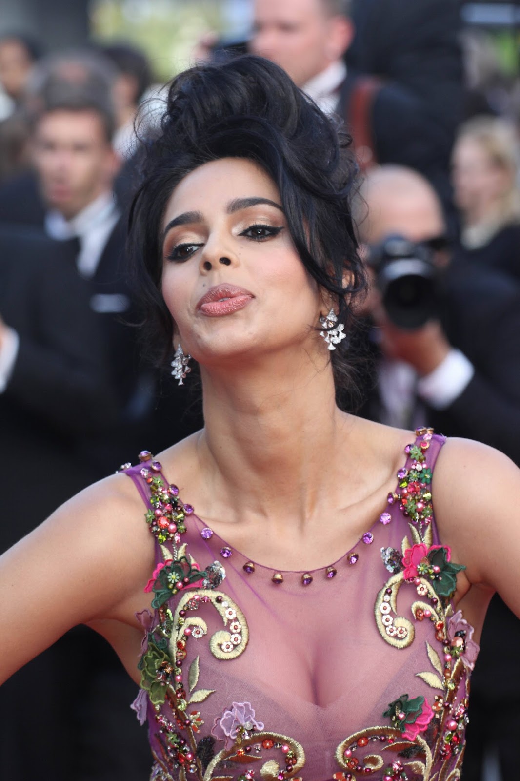 Mallika Sherawat Looks Hot At 'The Beguiled' Premiere During The 70th Cannes Film Festival 2017