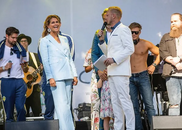 Princess Madeleine wore Massimo Dutti Suit from Spring Summer Collection 2018. Madeleine and Princess Leonore at Gröna Lund theme park in Stockholm